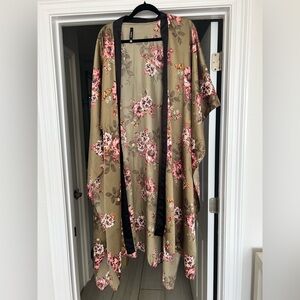 Torrid one size fits all long cover up kimono floral